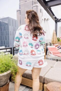 Queen Of Sparkles White Clam Shell Multi Sweatshirt 6 Queen Of Sparkles White Clam Shell Multi Sweatshirt -Queen of Sparkles soelstudio QOSMAY2023 136 8ef8ba1c df3f 413b b604 52e51142c7c2