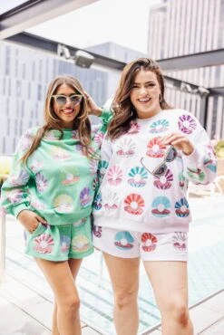 Queen Of Sparkles White Clam Shell Multi Sweatshirt 7 Queen Of Sparkles White Clam Shell Multi Sweatshirt -Queen of Sparkles soelstudio QOSMAY2023 138 1185c9d3 db4c 4454 8025 cf27cc7d7aa1