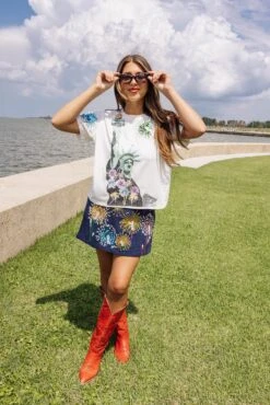 Queen Of Sparkles White Firework Lady Liberty Tee -Queen of Sparkles soelstudio QOSMAY2023 545