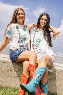 Queen Of Sparkles White Firework Lady Liberty Tee -Queen of Sparkles soelstudio QOSMAY2023 554